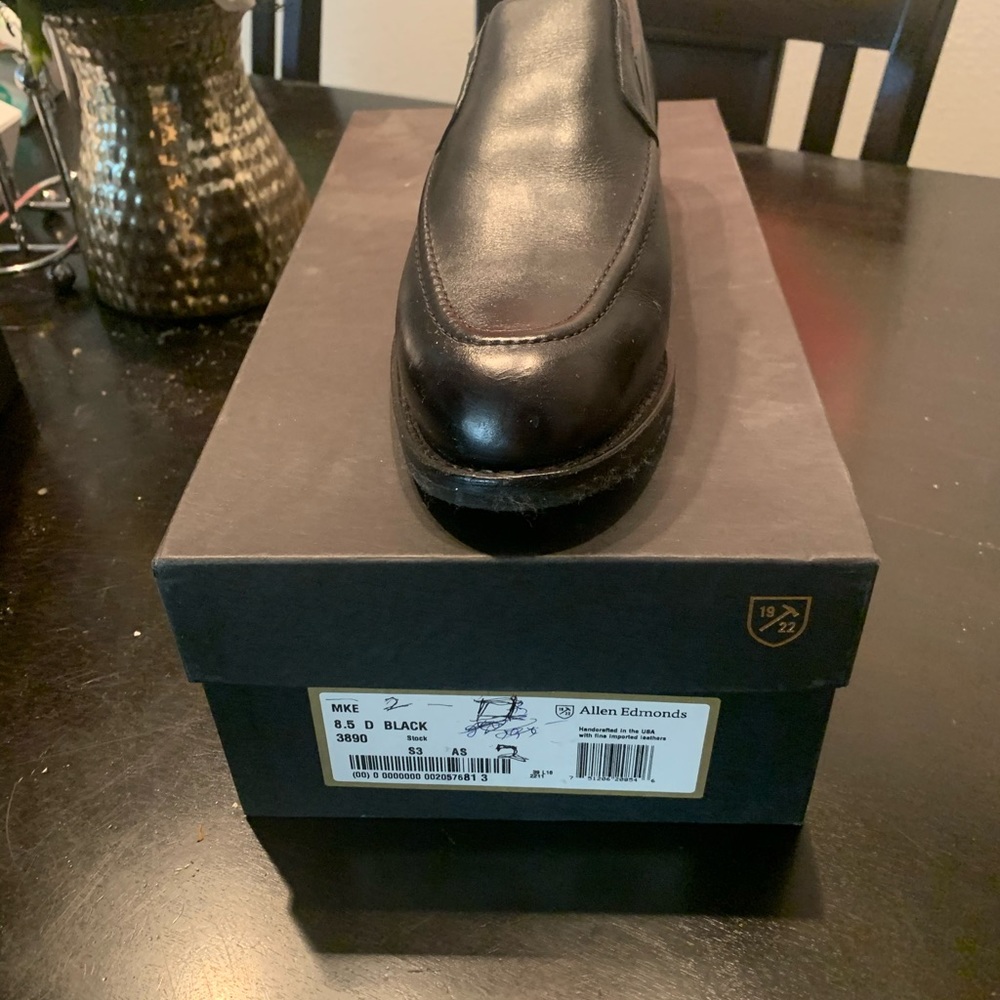 Allen Edmonds leather men’s shoes